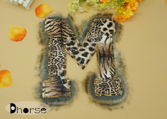 Huruf M Brown Leopard Percetakan Beaded Potong bordiran Untuk Pakaian