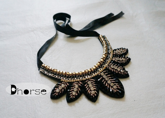 Handmade dilepas Bling berlian imitasi Beaded Collar Necklace, bentuk daun