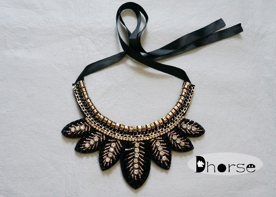 Handmade dilepas Bling berlian imitasi Beaded Collar Necklace, bentuk daun
