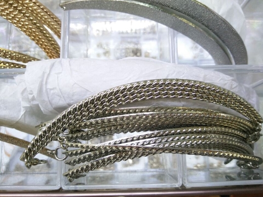 Eco-Friendly Alloy Half Oval Shape Logam Potong Untuk Dekorasi Perak Mode