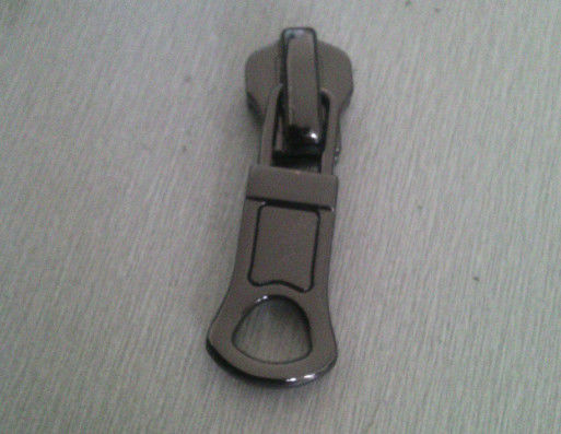 Pakaian Alloy Zipper Menarik Eco Friendly 3 # / 5 # / 8 # Gunmetal Plating