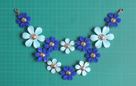 Bunga ABS bahan handmade kalung dengan klip lobster emas, Dark biru dan biru muda